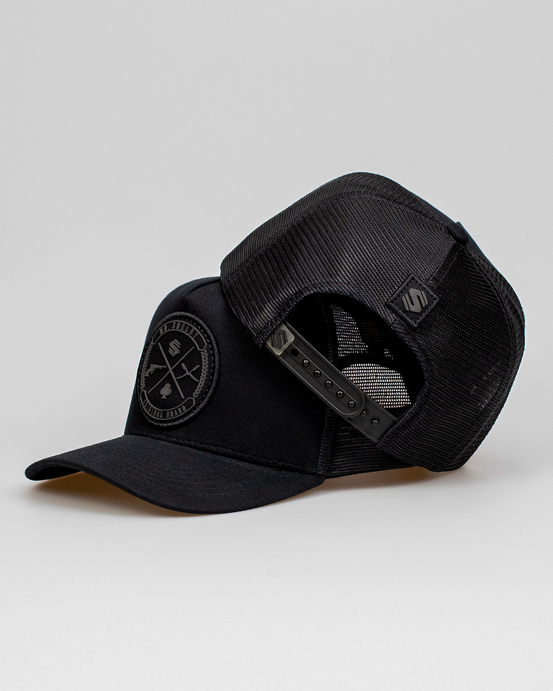 Boné Mr. Shelby Trucker Brasão All Black